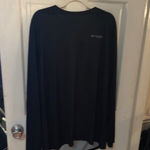 Columbia Black Long Sleeve Tee for Casual Comfort